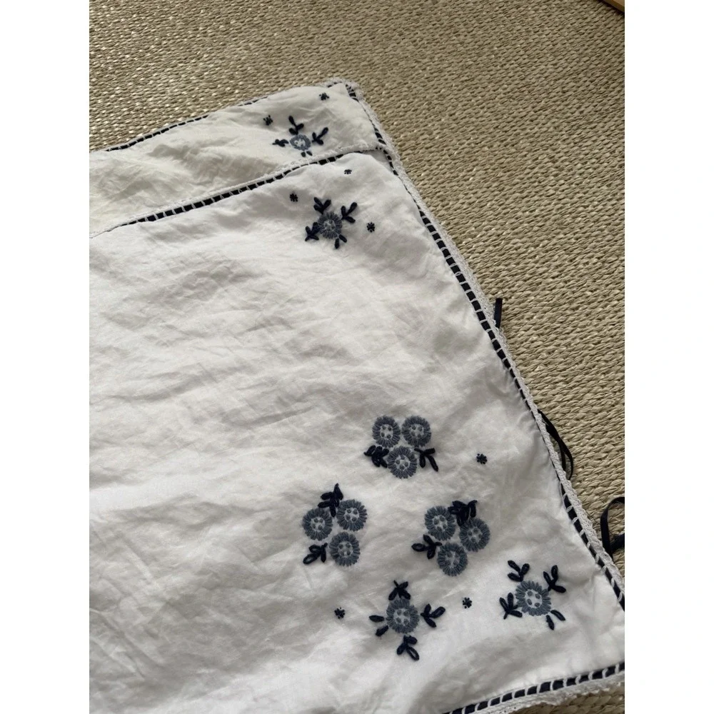 Vintage Lauren Ralph Lauren White Blue Floral Trim Embroidered Pillow Cases Sham